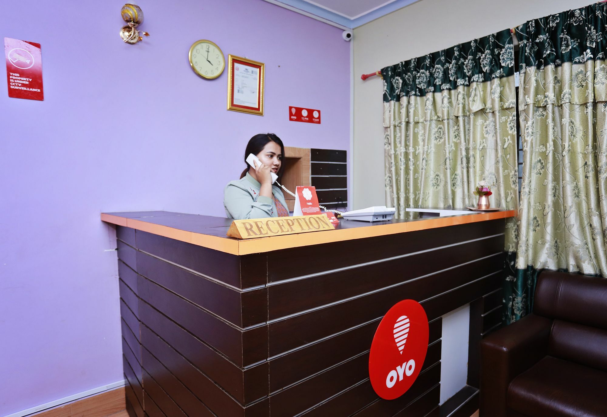 Oyo 575 Api Suites โพคารา ภายนอก รูปภาพ