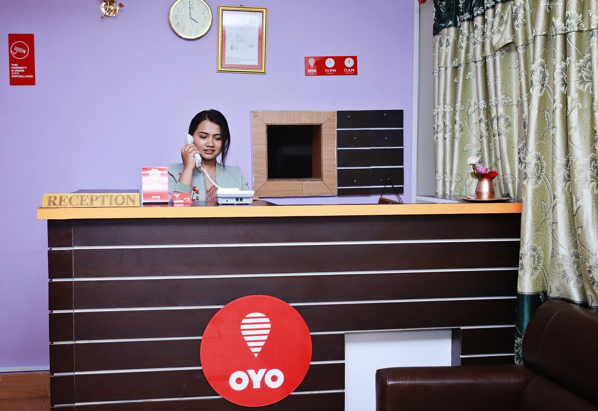 Oyo 575 Api Suites โพคารา ภายนอก รูปภาพ