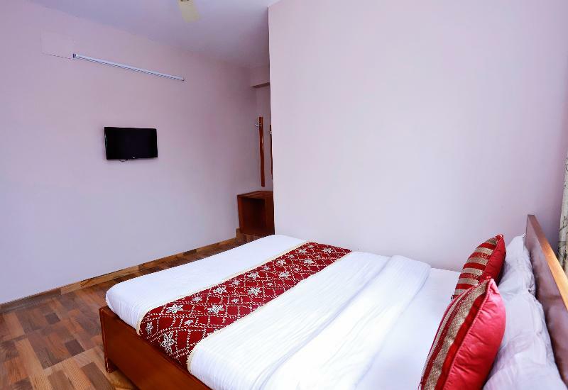 Oyo 575 Api Suites โพคารา ภายนอก รูปภาพ