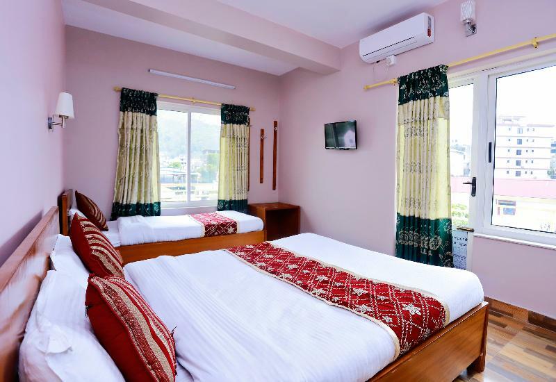 Oyo 575 Api Suites โพคารา ภายนอก รูปภาพ