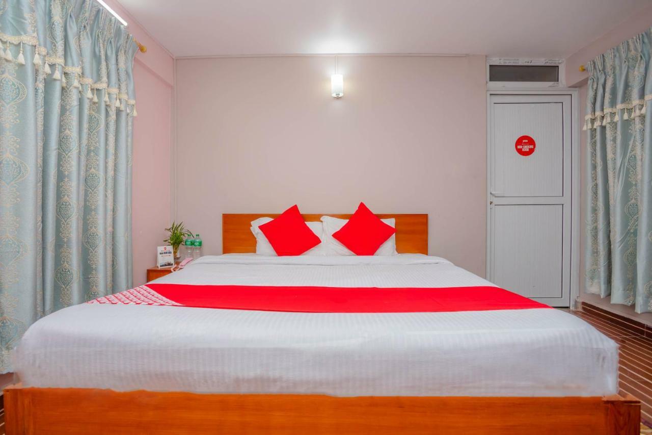 Oyo 575 Api Suites โพคารา ภายนอก รูปภาพ