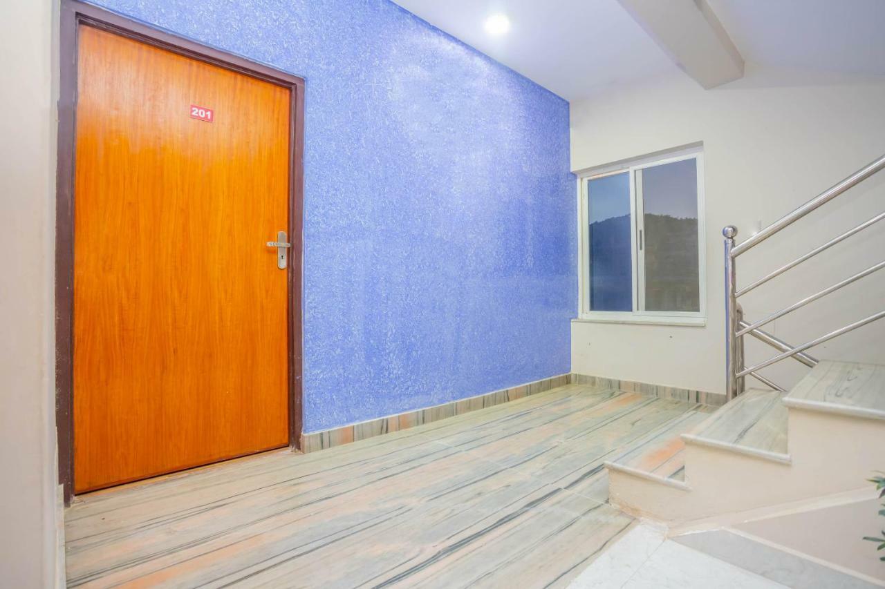 Oyo 575 Api Suites โพคารา ภายนอก รูปภาพ