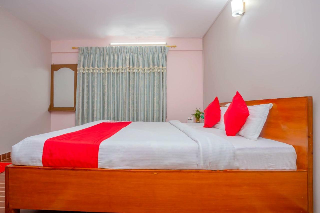 Oyo 575 Api Suites โพคารา ภายนอก รูปภาพ