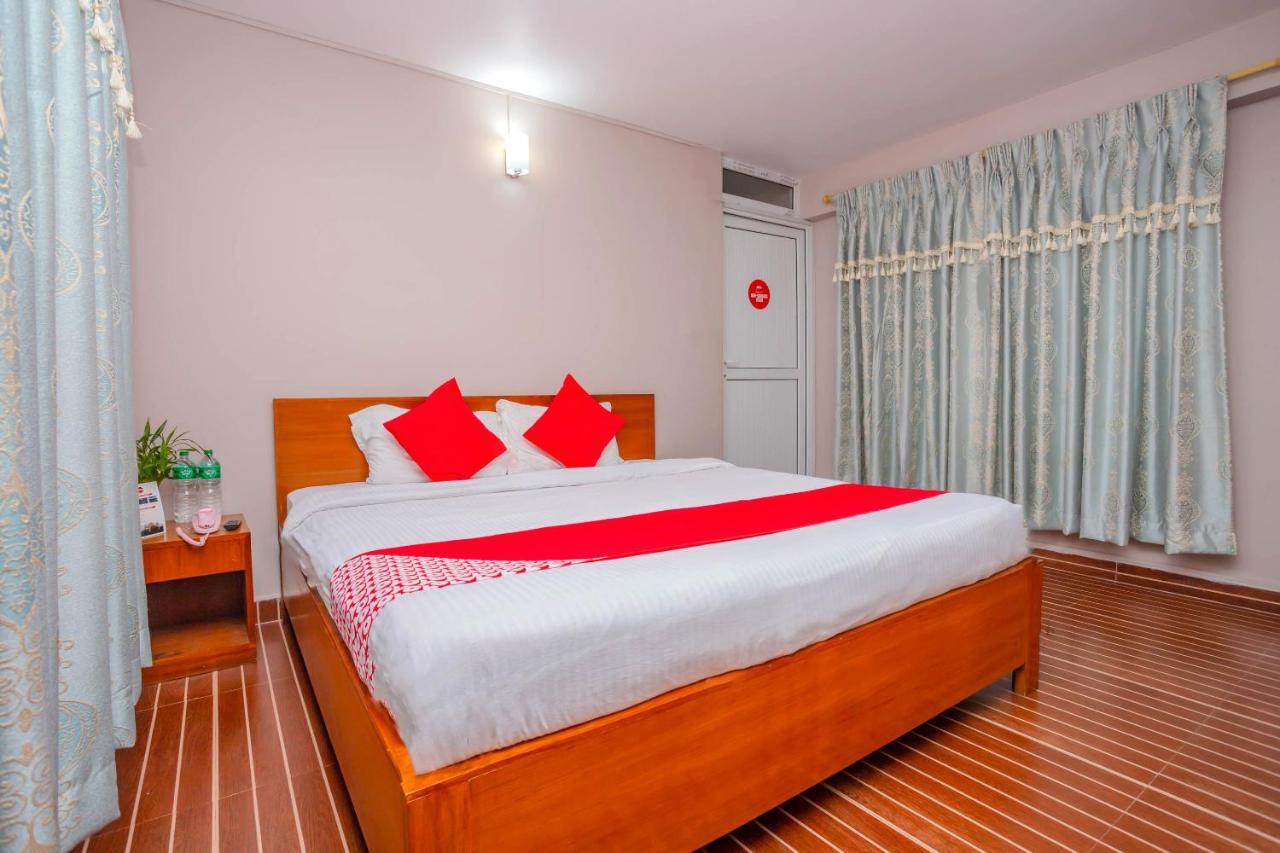 Oyo 575 Api Suites โพคารา ภายนอก รูปภาพ